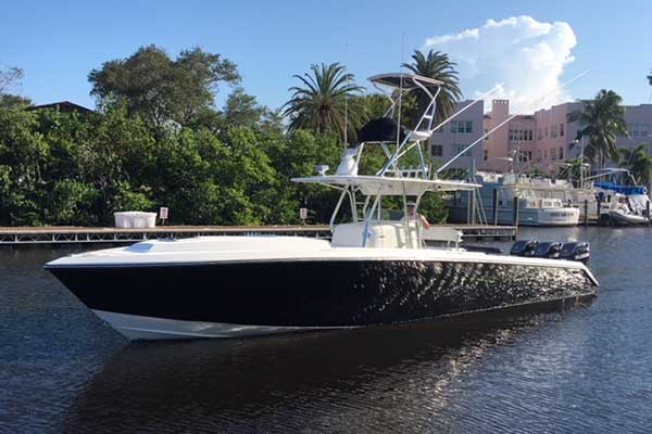 speedboat in the bahamas